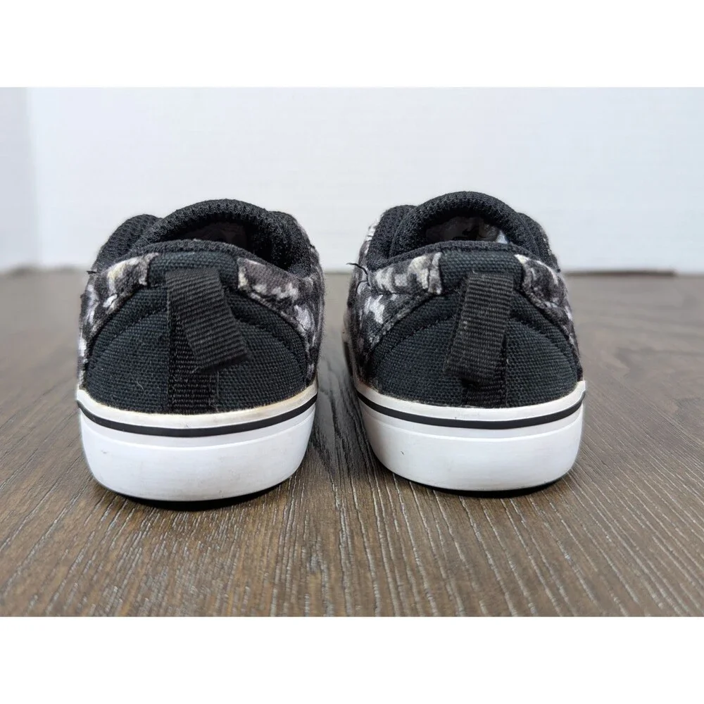 NIKE Baby Shoes Sneakers Size 5C 743185-002 Black White Elastic Lace